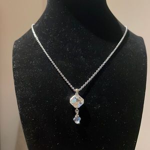 Shiny yet elegant Swarovski pendant necklace. Is the perece gift for holidays